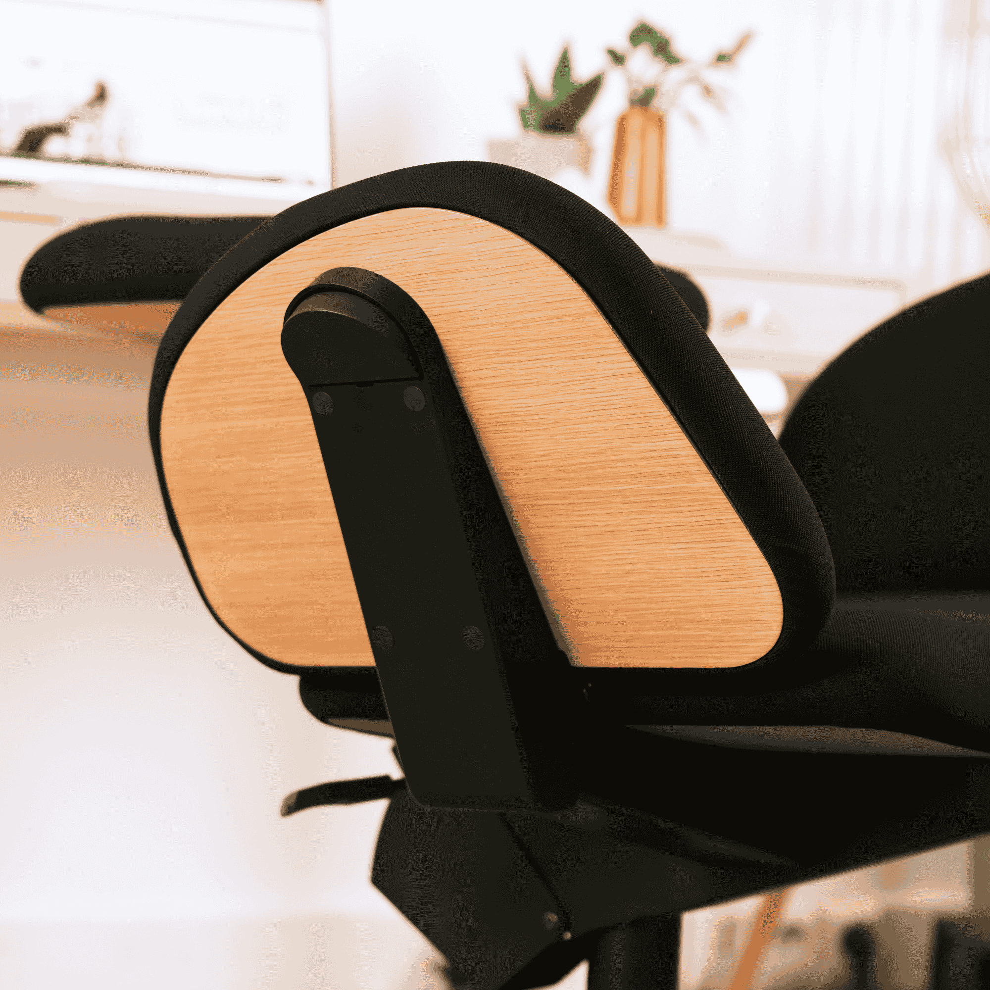chaise de bureau dynamique FLOW accoudoirs en bois