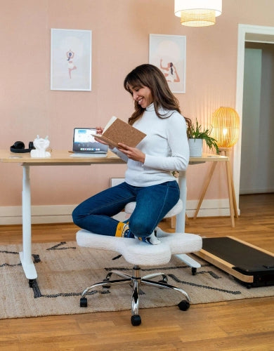 Chaise ergonomique assis en tailleur Zen — Kqueo
