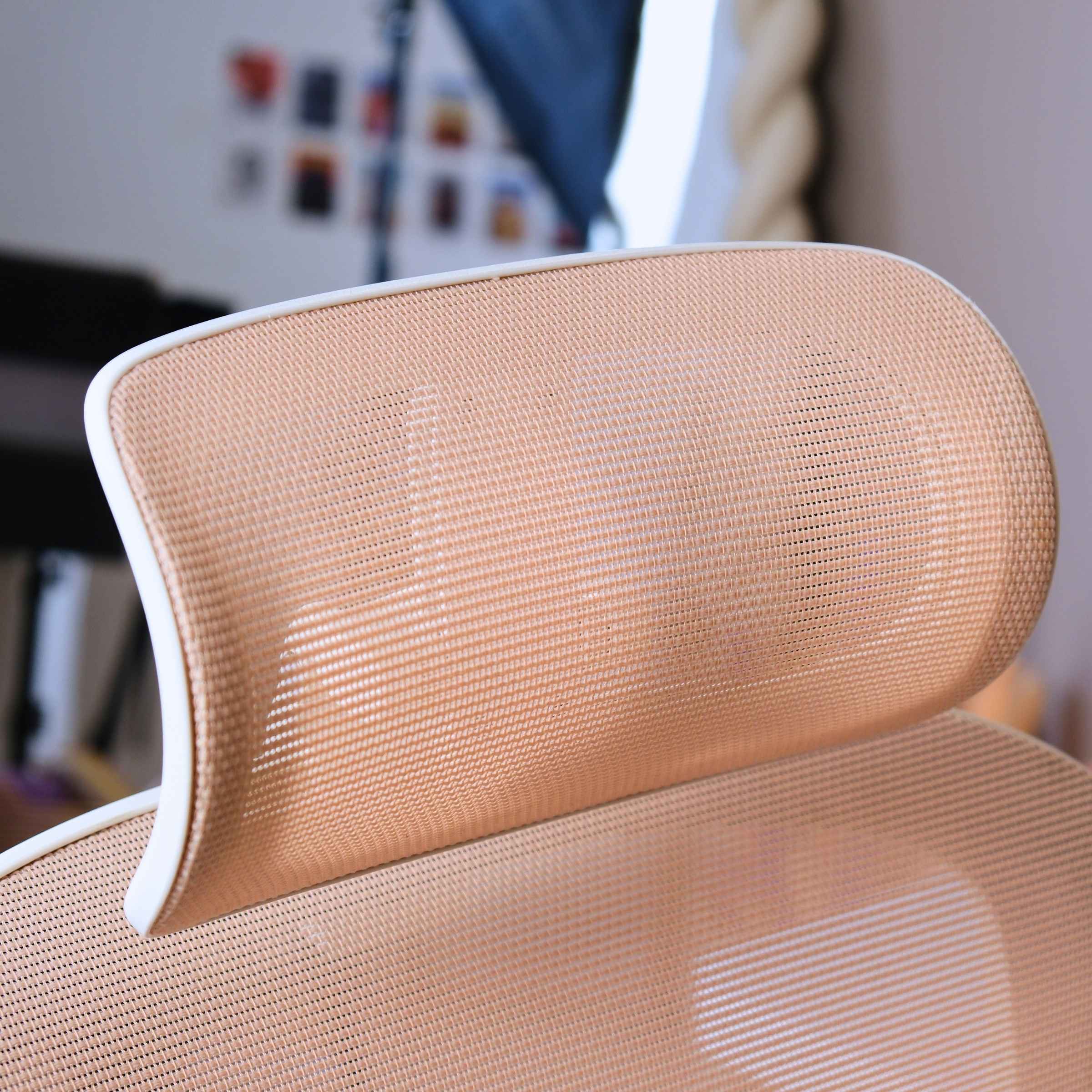 appuie tête chaise de bureau ergonomique TERRANA blanche et rose