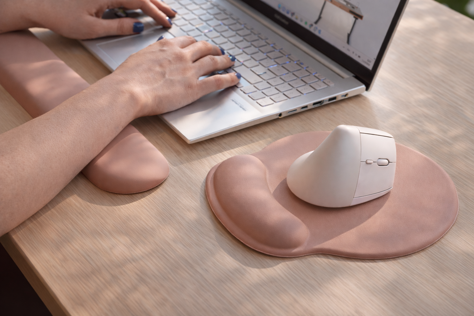 Repose-poignet et tapis de souris beige KQUEO